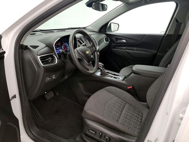 Photo of 2022 White Chevrolet Equinox