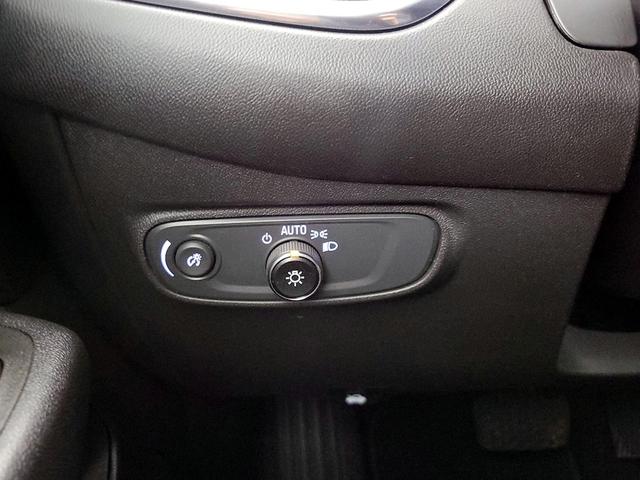 Photo of 2022 White Chevrolet Equinox