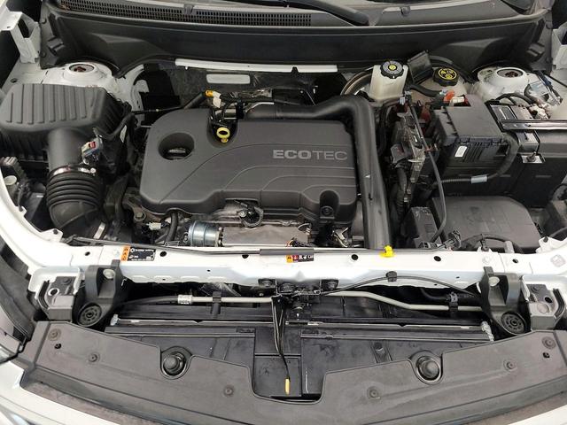 Photo of 2022 White Chevrolet Equinox