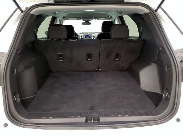 Photo of 2022 White Chevrolet Equinox
