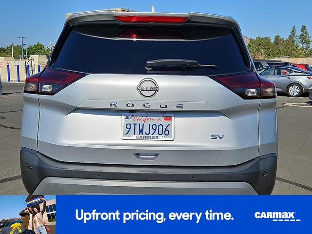 Photo of 2023 Silver Nissan Rogue