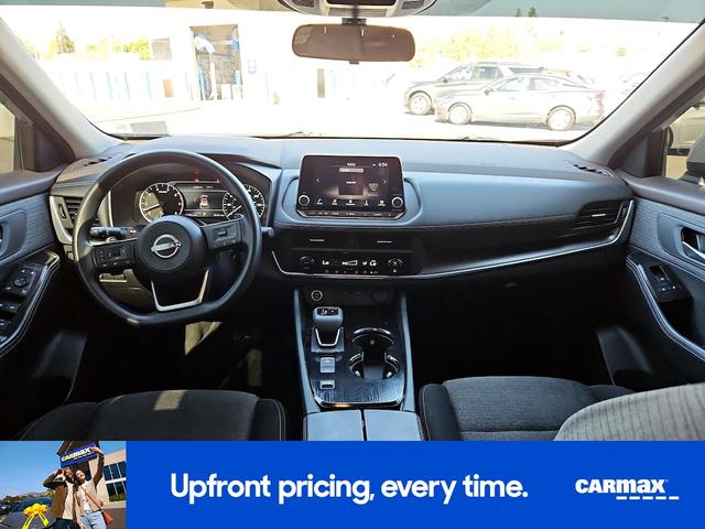Photo of 2023 Silver Nissan Rogue