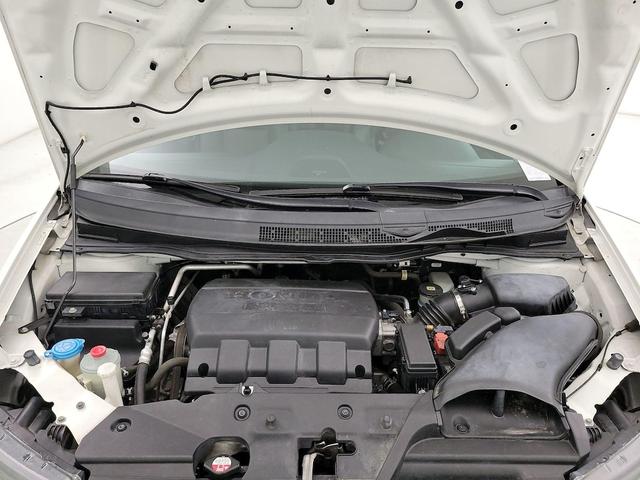 Photo of 2015 White Honda Odyssey