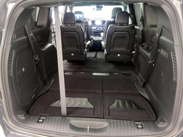 Photo of 2018 Gray Chrysler Pacifica
