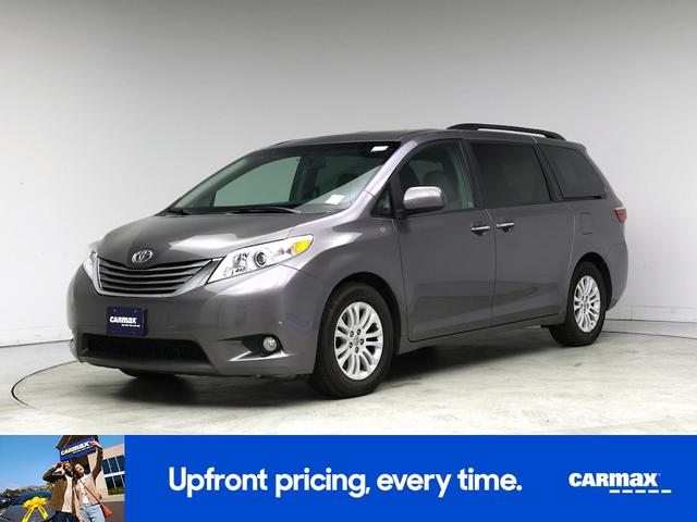 Photo of 2017 Gray Toyota Sienna