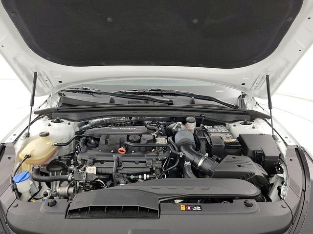 Photo of 2023 White Kia K5