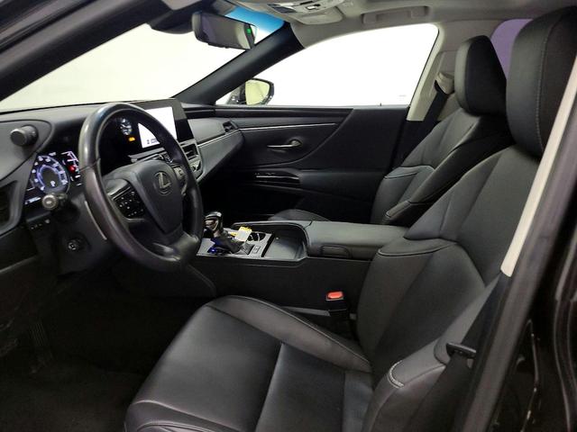 Photo of 2023 Black Lexus ES 300h