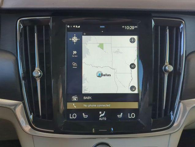 Photo of 2018 Ice White Volvo V90 Cross Country