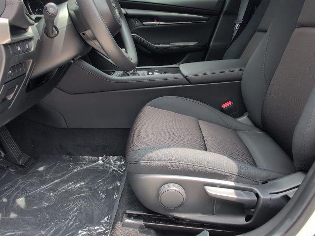 Photo of 2025 Snowflake White Pearl Mica Mazda Mazda3