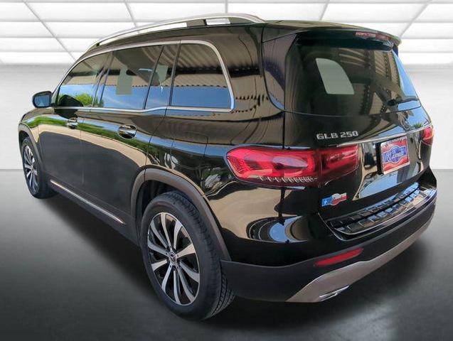 Photo of 2021 Black Mercedes-Benz GLB 250