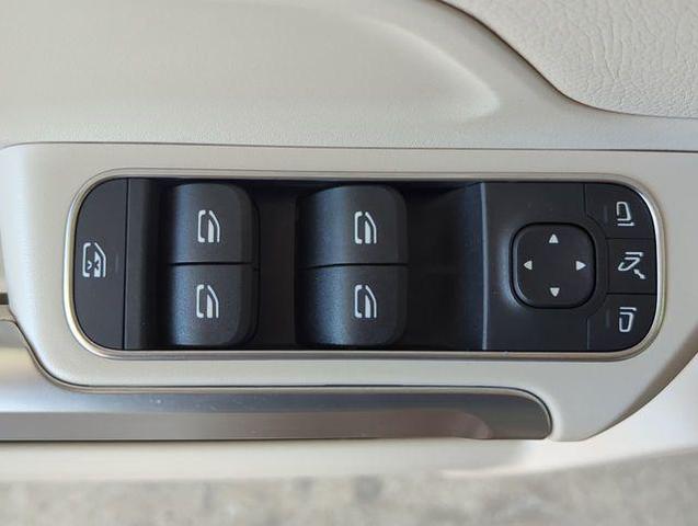 Photo of 2021 Black Mercedes-Benz GLB 250