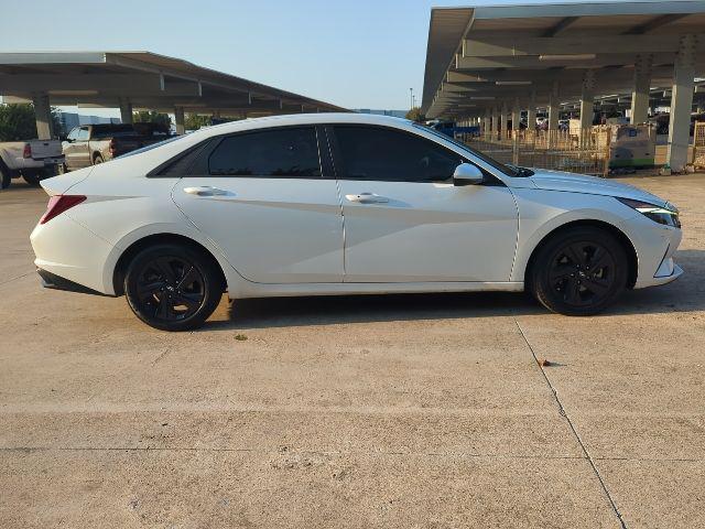 Photo of 2022 Quartz White Hyundai ELANTRA