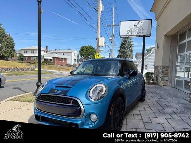 Photo of 2016 Electric Blue Metallic MINI Hardtop