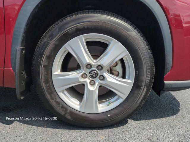 Photo of 2022 Gray Toyota Highlander