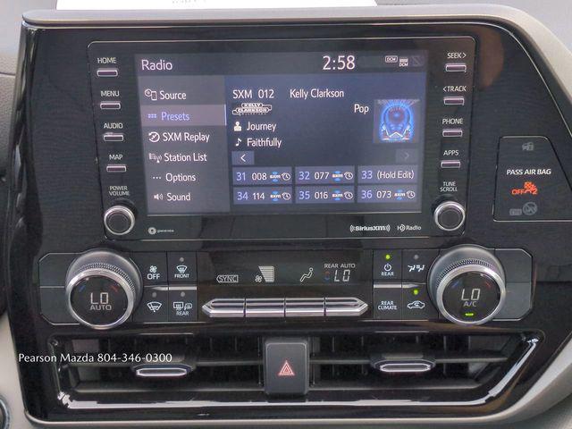 Photo of 2022 Gray Toyota Highlander