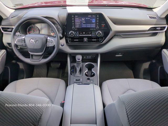 Photo of 2022 Gray Toyota Highlander