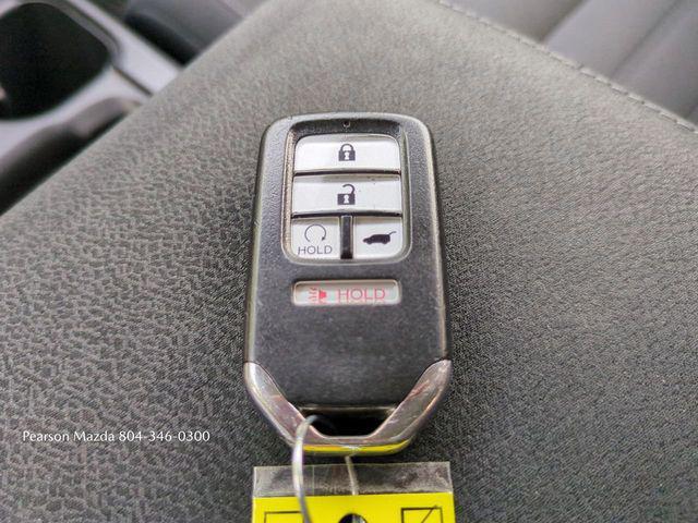 Photo of 2018 Gray Honda CR-V