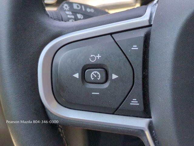 Photo of 2022 White Volvo XC60