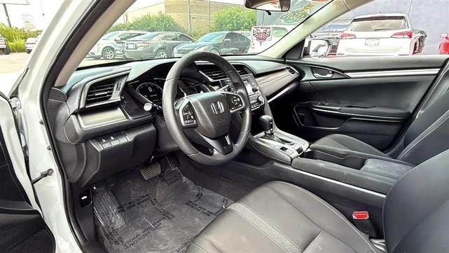 Photo of 2020 Platinum White Pearl Honda Civic