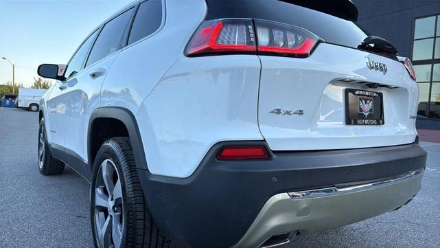 Photo of 2020 Bright White Clearcoat Jeep Cherokee