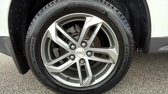 Photo of 2016 White Chevrolet Equinox