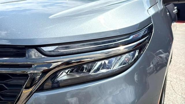Photo of 2023 Gray Chevrolet Equinox