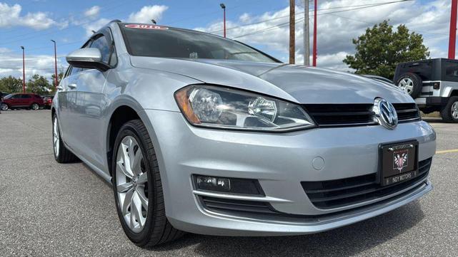 Photo of 2016 Silver Volkswagen Golf SportWagen
