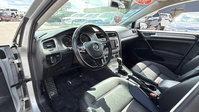 Photo of 2016 Silver Volkswagen Golf SportWagen