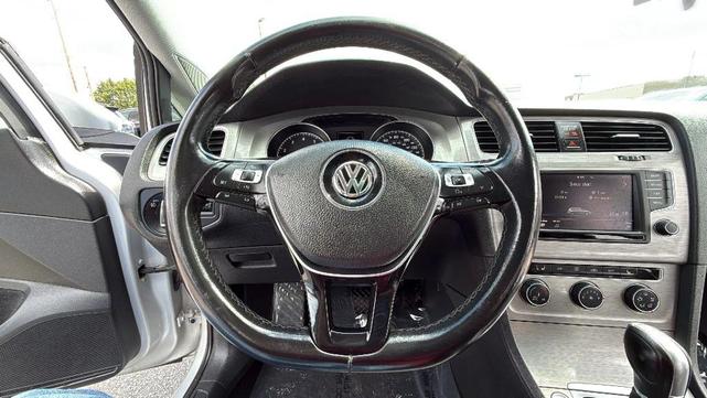 Photo of 2016 Silver Volkswagen Golf SportWagen