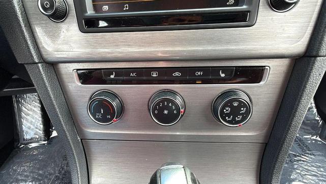 Photo of 2016 Silver Volkswagen Golf SportWagen