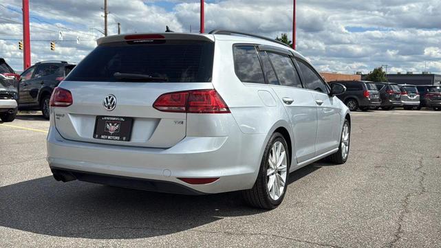 Photo of 2016 Silver Volkswagen Golf SportWagen