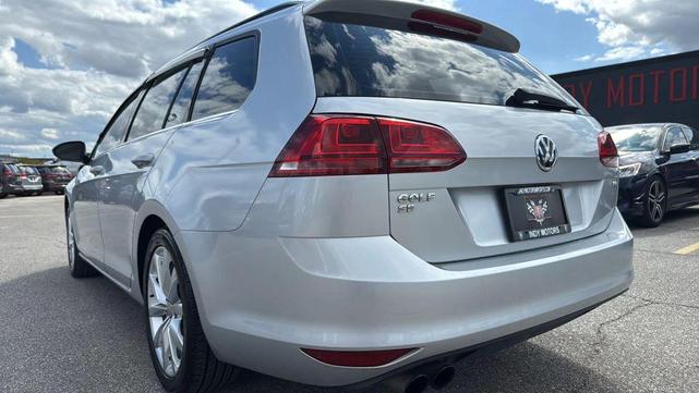 Photo of 2016 Silver Volkswagen Golf SportWagen