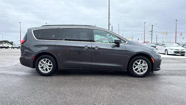 Photo of 2022 Gray Chrysler Pacifica