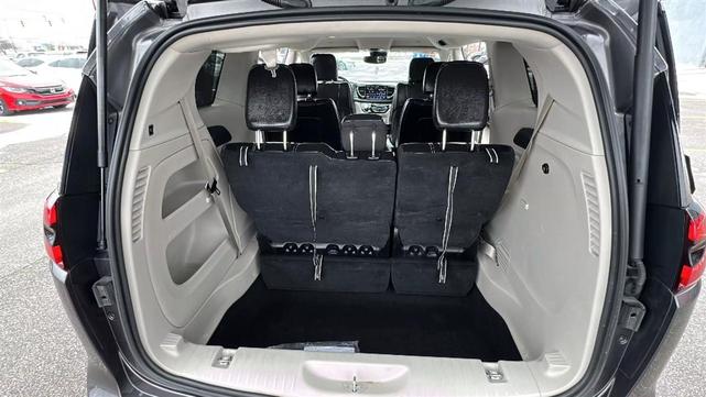 Photo of 2022 Gray Chrysler Pacifica
