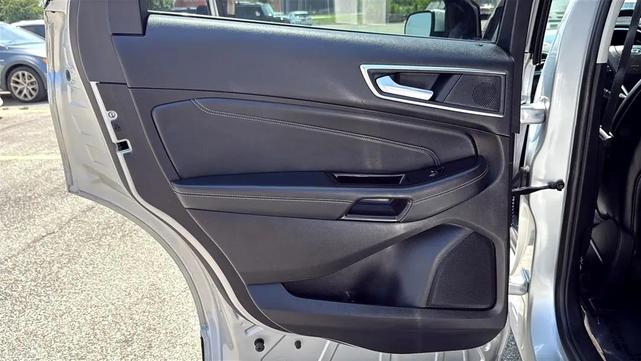 Photo of 2019 Ingot Silver Metallic Ford Edge