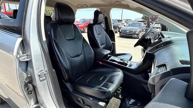 Photo of 2019 Ingot Silver Metallic Ford Edge