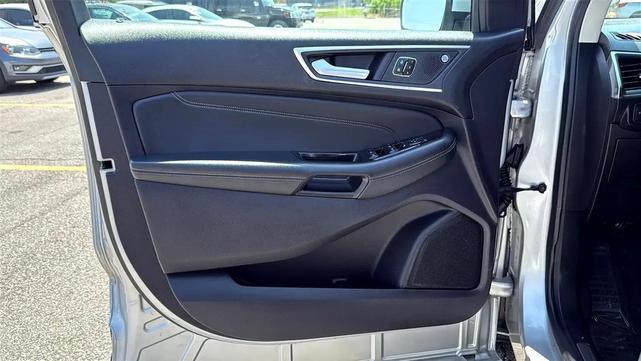 Photo of 2019 Ingot Silver Metallic Ford Edge