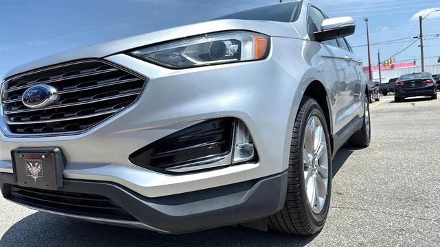 Photo of 2019 Ingot Silver Metallic Ford Edge