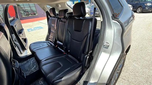 Photo of 2019 Ingot Silver Metallic Ford Edge