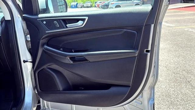 Photo of 2019 Ingot Silver Metallic Ford Edge