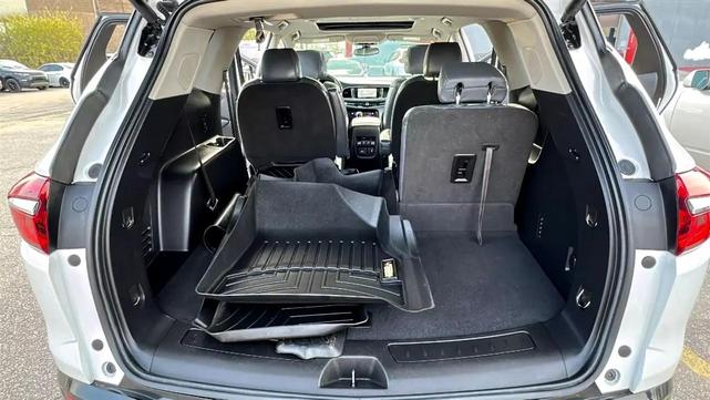 Photo of 2021 White Buick Enclave