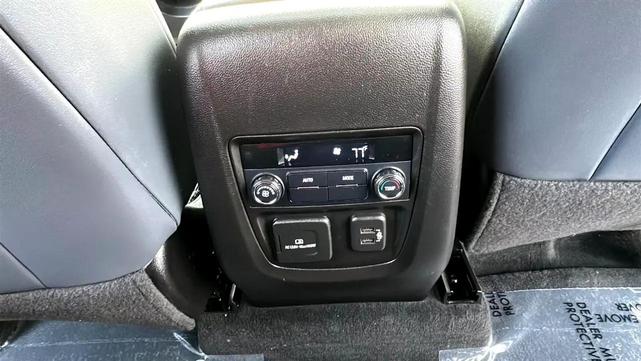 Photo of 2021 White Buick Enclave