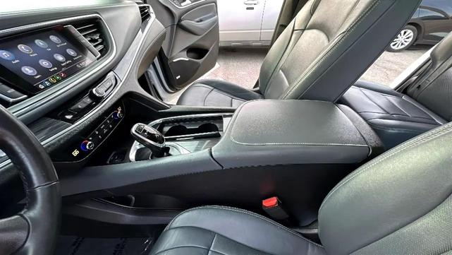 Photo of 2021 White Buick Enclave