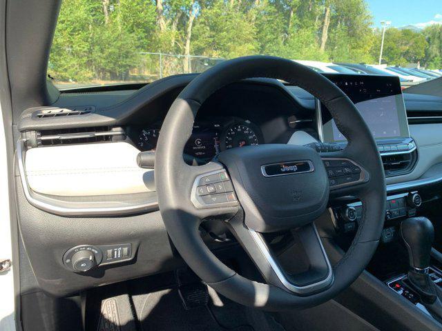 Photo of 2025 Bright White Clearcoat Jeep Compass