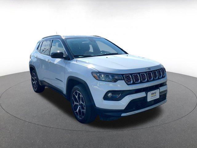 Photo of 2025 Bright White Clearcoat Jeep Compass