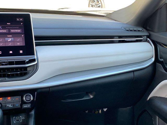 Photo of 2025 Bright White Clearcoat Jeep Compass