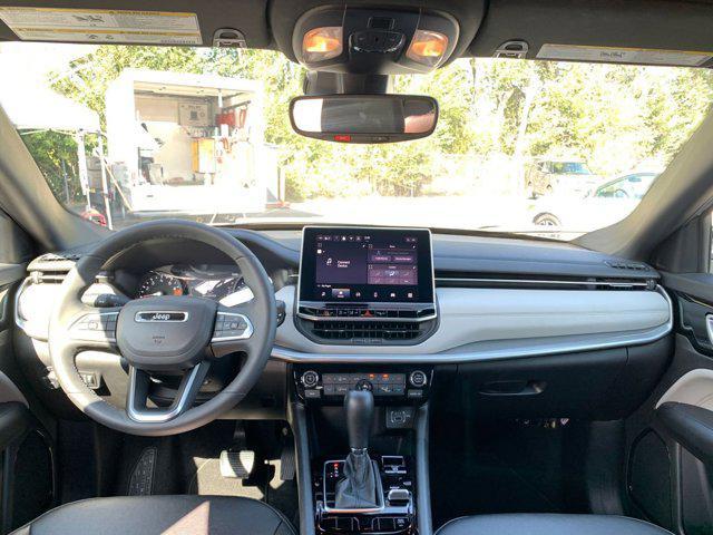 Photo of 2025 Bright White Clearcoat Jeep Compass