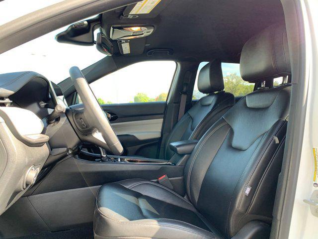 Photo of 2025 Bright White Clearcoat Jeep Compass