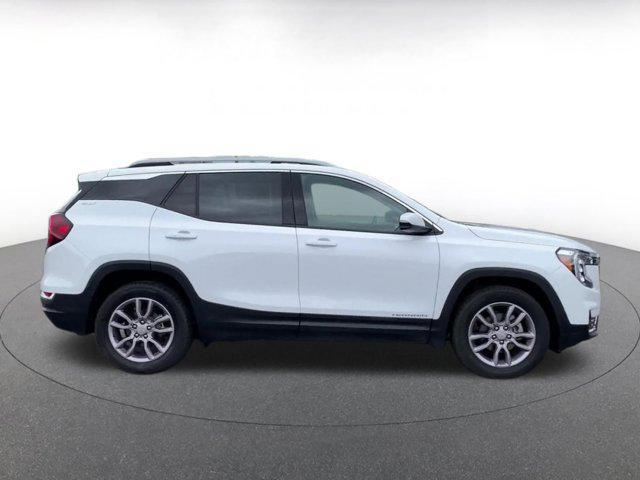 Photo of 2024 Summit White GMC Terrain