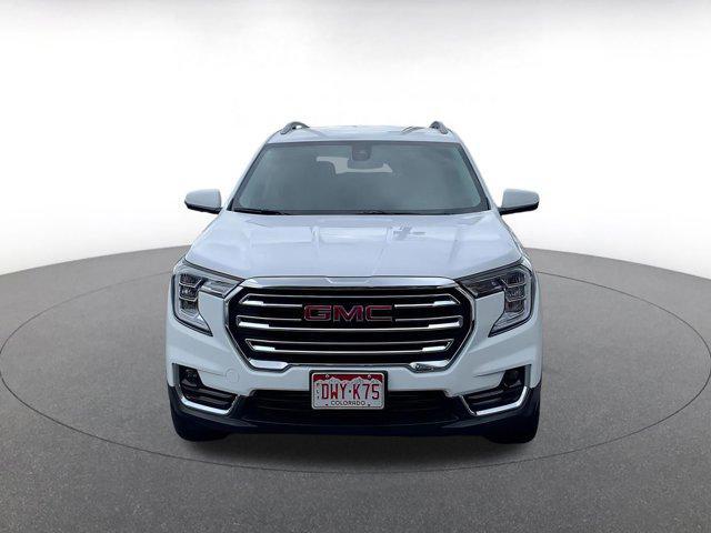 Photo of 2024 Summit White GMC Terrain